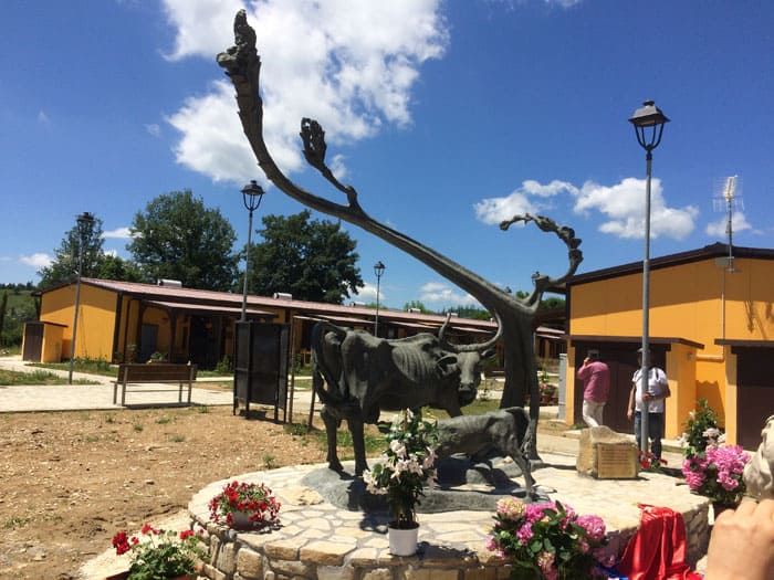 Opera di Nena ad Amatrice | La Mucca con il Vitello